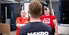 Natalija Kandic og Vilde Gjesdal snakket med unge på jobb om blant annet kameraoveråking og arbeidskontrakter.