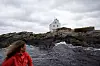 UREGJERLIG FYR: Katland fyr  utenfor Farsund ligger værhardt til. Henriette Skjæveland og venneforeningen til fyret har brukt mange timer på å sette det i stand. På denne turen kom vi ikke i land.