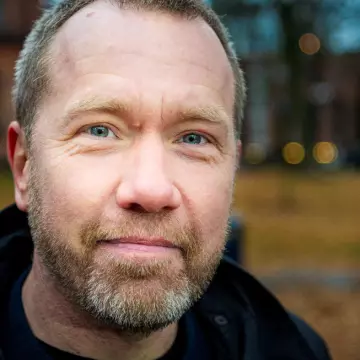 Forfatter og seksjonsleder i LO