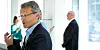 GODKJENT: LO Stat-leder Egil André Aas er fornøyd med at uravstemningen godkjente meklingsresultatet i staten, men advarer staten og personaldirektør Gisle Norheim (i bakgrunnen) mot at de lavest får mindre enn andre framover.