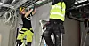 TEORI OG PRAKSIS. I de nye læreplanene er det lagt opp til noe mer teori, men knyttet opp mot de praktiske arbeidsoppgavene for lærlingene. Den som først og fremst skal stå for opplæringen er fagarbeideren.