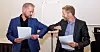 KLARE TIL DYST: Forhandlingsleder for Fellesforbundet, Bjørn Anders Jonassen (til venstre) og administrerende direktør i NHO Logistikk og Transport, Are Kjensli, startet i dag forhandlingene om nye tariffavtaler for havnene og speditør- og Schenker-terminalene.