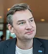 Høyre-nestleder Henrik Asheim slår ring om sykelønna.