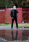 HARD OG MYK: Utenpå er han beintøff, men Eirik Nilsen gråt da han så hvor ille flyktningene har det i Hellas.