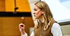 Tonje Brenna reagerer på at Læringsverkstedet-eierne flytter til Sveits etter at regjeringa har kommet med innstramminger i den private barnehagesektoren.