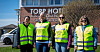 Fra venstre: Oanh Nguyen, Siv Rolstad, Janne Kathrine Fon og Anne-Lise Elgesem er i streik ved Torp Hotel utenfor Sandefjord. De forteller at de får tommel opp og godord fra alle.