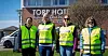 Fra venstre: Oanh Nguyen, Siv Rolstad, Janne Kathrine Fon og Anne-Lise Elgesem er i streik ved Torp Hotel utenfor Sandefjord. De forteller at de får tommel opp og godord fra alle.