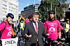 ROSASTREIKEN: Streiken for tariffavtale i Foodora i 2019, ble kjent som rosastreiken. Her er Espen Utne Landgraff (t.h.) og Paul Olai-Olssen (t.v.) sammen med tidligere ILO-leder Guy Ryder.