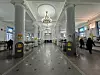 SAMFUNNSSTØTTE: Ukrainere bruker mye kontanter, og 35 prosent av befolkningen har ikke bankkonto. Regninger betales gjerne på postkontorer, som her, i hovedkvarterer til det ukrainske postverket.