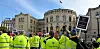 Onsdag gikk verkstedarbeiderne ut i en tre timer lang politisk streik. De møtte opp for å kreve svar av politikerne på hvordan Norge skal bevare kompetanse på vedlikehold av tog.