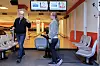 KLARE FOR ÅPNING: Per Einar Walstad og Grethe Walstad Fosseide foran spillskjemaer og nypreppede baner.