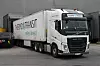 Her står en polsk lastebil fra den 'norske' bedriften Thermo-Transit ved Mowis terminal på Gardermoen. Transportselskapet har litauiske eiere og løser en god del av Mowis innenlandstransport ved å bruke østeuropeiske lastebiler.