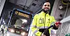 Zeeshan Muhammad er blant renholderne som sørger for at din trikkereise blir komfortabel og trygg.