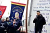 Thomas Suhr fra HK i Oslo og Akershus ga de streikende full støtte. - Vi har HK-medlemmer på kontorene her, sa han. Han benyttet også anledningen til å be om støtte selv, da HK planlegger fanemarkering utenfor Tinghuset i forbindelse med en sak mot en hovedtillitsvalgt.