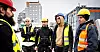 De polske arbeiderne forteller om mye jobb og ingen lønn til  tolken Mirek Bartnik fra Oslo Bygningsarbeiderforening (til venstre). Fra venstre: Janusz Lgrzebny, Sylvester Stepien, Karol Urbaniak og Jakub Tymczyszyn.
