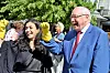 Hadia Tajik og Martin Kolberg møtte opp i solidaritet utenfor Stortinget.