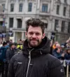 Partileder i Rødt, Bjørnar Moxnes, møtte opp for å støtte demonstrantene. Partiet vil ha en makspris på 35 øre per kilowattime.