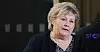 Stats,inister Erna Solberg måtte innse at opposisjonen var i ferd med å overkjøre regjeringen.