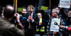 Helse- og omsorgsminister Jan Christian Vestre ville helst snakke om forebyggings- og behandlingsreformen, men takket også for sterkt engasjement fra demonstrantene som raser mot nedlegging av institusjoner.
