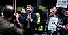 Helse- og omsorgsminister Jan Christian Vestre ville helst snakke om forebyggings- og behandlingsreformen, men takket også for sterkt engasjement fra demonstrantene som raser mot nedlegging av institusjoner.