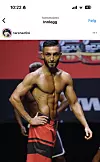 SYK PÅ SCENEN: Her er Tariq på scenen i fitnesskonkurransen. Bildet er fra hans Instagram-profil. Han har valgt å beholde innholdet fra da han var syk, for å vise at det var en fase.