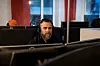 Stein André Olsen tok først kunsthistorie. Så innså han hvor glad han var i å prate med folk og drive med problemløsning. Dermed endte han opp med å hjelpe folk med bankproblemene sine som supportkonsulent for banktjenester i EVRY Card Services AS.