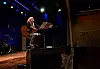 Johanne Vie (bildet) og Linda Løvland på piano sto for det musikk under middagen. Etter dem overtok Three bastards BluesBand med blues og rock.