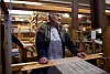 VEVEDAME: Bjørg Golten Sneve er opptatt av å ta vare på gammel husflidkunst. I januar fikk hun Oppdals kulturpris.