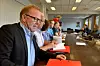 I GANG: Leder i forhandlingsavdelingen i EL & IT Forbundet, Jan Olav Andersen, ved starten på meklingen i formiddag. Fristen for meklingen går ut ved midnatt med plassfratredelse fra i morgent idlig hvis det ikke blir noe meklingsresultat.