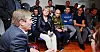 Nestleder i NNN Jarle Wilhelmsen og distriktssekretær  Vigdis Vestvik møter de polske arbeiderne dagen før streiken, Stemningen er fortettet på møtet som blir holdt i huset som arbeiderne leier av Sekkingstad,