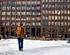 STUDENT: Petr Vasilev på vei inn til UiO-bygget Domus Juridica der han studerer på deltid fram til sommeren. Han gjør for tiden ferdig en mastergrad innenfor forvaltningsinformatikk.