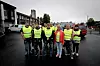 STREIKER: Bilde av de fleste som er ute i streik i Øvre Eikers energi/strøm/nett/fiberselskaper. F.v. Rune Olsen, Marius Lødemel, Narve Lybeck, Jan Terje Lie, Geir Wamstad, Svein Bellika, Arne Martin Tollefsen, Inger Anne Sandum, Hallvard Skaarstad, Jan Oskar Nyhus, Julia Grendel.