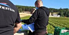 KOMMER RAPPORT: Arbeidstilsynet og politiet var på kontroll og snakket med Trond Nystuen og 20–25 ansatte 10. august.