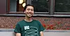 Duc Nguyen (18) har fått sommerjobb i sosiale medier-gruppen, og lager videoer til UngJobbs Instagram.