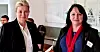 Siri Bergh i Byggebæringens landsforening (t.v.) og Fellesforbundets Hege Espe. Bildet er fra kravoverrekkelsen 22. mars.