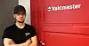 Kjempegode nyheter: Ilyas Gadaev har vært ansatt i Toma Eiendomsdrift i to år, og har jobbet som vaktmester ved to Oslo-skoler like lenge. 80 prosent på en stor barneskole, og 20 prosent på en mindre skole. Han elsker jobben sin.