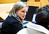 Tolken forklarer hvordan hun og siktede kan samarbeide for at han skal få si alt han har på hjertet.