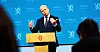 Finansminister Trygve Slagsvold Vedum åpner for å justere på ordningen for lønnsstøtte.