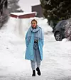 – Det er viktig for meg å ha noe meningsfylt å fylle dagene med, sier Daria. Her er hun på vei til jobb på AKS.