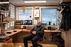Til tross for at verksbetjent Erik Kristiansen ikke fikk noen seniorsamtale før han fylte 60 år, har han valgt å fortsette i jobb på Ilseng.