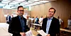 Forhandlingsleder og forbundssekretær Clas Delp i Fellesforbundet og forhandlingsleder og direktør for arbeidslivspolitikk, Magne Kristensen, i NHO Reiseliv. Bildet ble tatt da de møttes i NHOs lokaler i Oslo for å utveksle krav i årets tariffoppgjør.