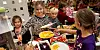 Sunt og godt: Delikat, apetittlig og rikelig med ferske grønnsaker kjennetegner skolematen som Djupedalsskolan i Malmö serverer til sine elever.