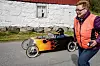 SEKUNDANTEN: Problemer med klokka gjør at sekundanten må løpe ved siden av en konsentrert fører.