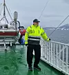 KONTROLLERT: Jørn Utheim og andre sjøfolk opplever mange kontrolltiltak. Man skal  ikke akseptere alle tiltakene ukritisk, mener sjømannsorganisasjonene.