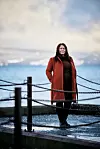 SAMMEN: Runa Hjertø kan godt være alene, men sier hun tenker aller best sammen med andre. Her står hun på Ladekaia.
