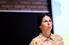 – Det er deilig å få feedback, stille dem spørsmål, og det er fint å kunne følge med på når de eventuelt detter av, sier emneansvarlig på sosialt arbeid, Heidi Eriksen, om det å være tilbake på campus med studentene.