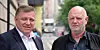 Geir A. Mo, administrerende direktør i Norsk Lastebileier-Forbund og Lars Morten Johnsen, leder i Norsk Transportarbeiderforbund mener det må vurderes om det skal få konsekvenser for ansettelsesforholdet dersom yrkessjåfører varsler om kontroller.