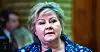 Høyre-leder Erna Solberg får partiet med på å droppe ønsket om at hele formuesskatten skal fjernes.
