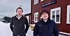 TOSPANN I TURNUS: Espen Talset (t.v) og Erlend Granlund bor på hver sin kant av landet. Annenhver uke møtes trafikkstyrerne midt i Norge - på Lønsdal stasjon på Saltfjellet.