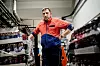 ORKER IKKE MER: Jan Erik Bugge har fått nok av Tine-systemet, og benytter anledningen til å takke for seg. – Jeg tar sluttpakke nå. Vi har ingen garantier mot at andre produkter sentraliseres bort herfra også, sier Bugge.